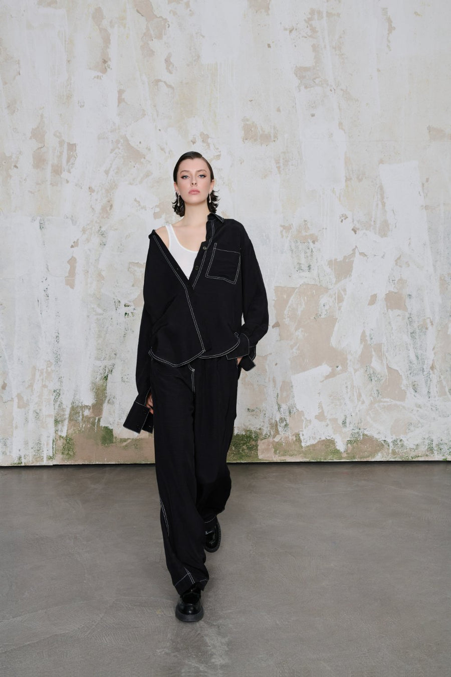 Noaor Contrast Stitched Pants